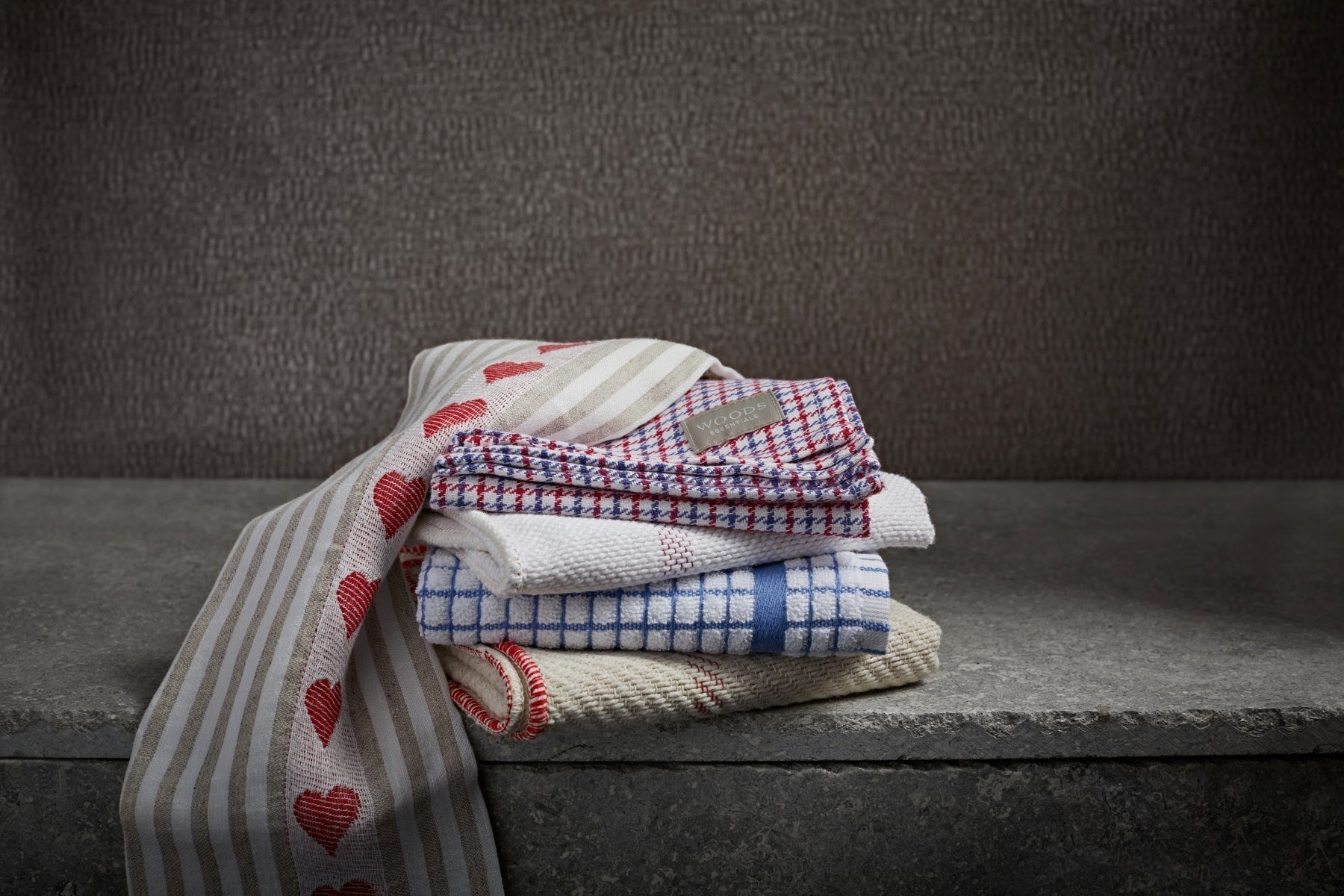 Kitchen Linen Essentials: Choosing the Best for Style & Function