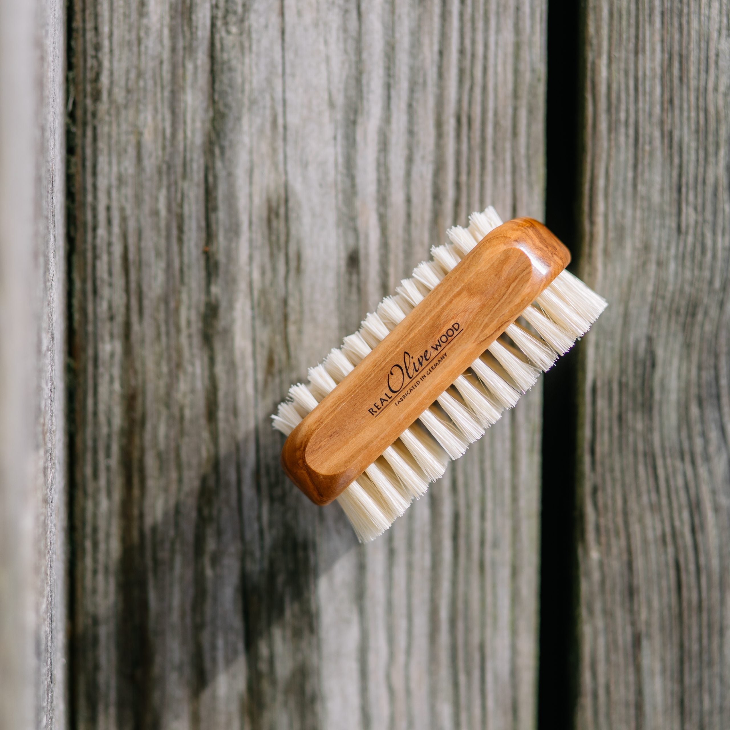 Brosse à ongles en bois d'olivier
