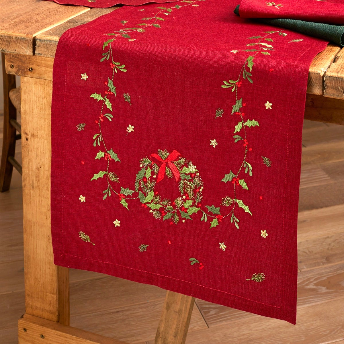 Embroidered Wreath Trail Table Runner