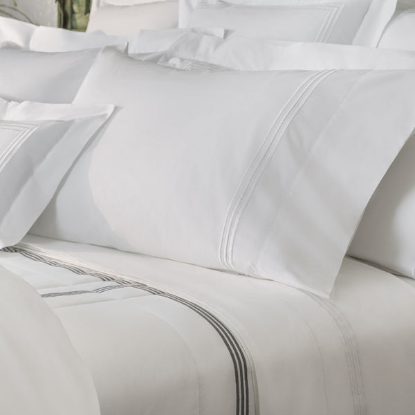 'Tre Righe' Bedspread Collection by Pratesi