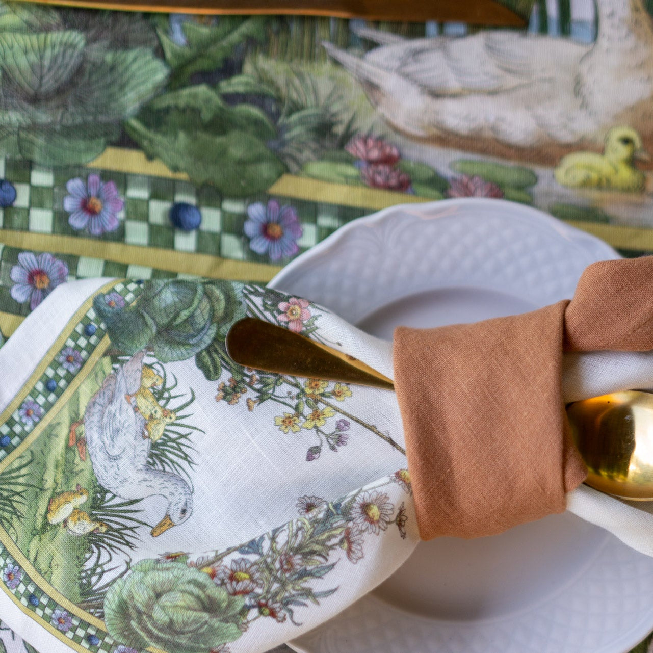 Bunny Garden Design Table Linen