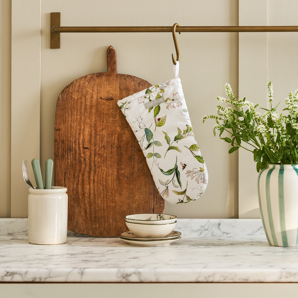 Sophie Allport Wild Floral Oven Gloves & Mitts