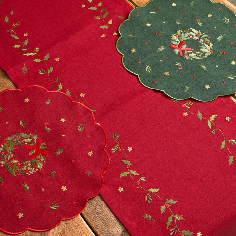 Scalloped Embroidered Wreath Placemats