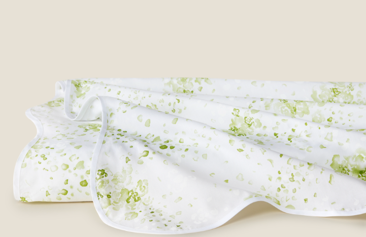 ‘M’ama Non M’ama’ Bed Linen Collection by Pratesi