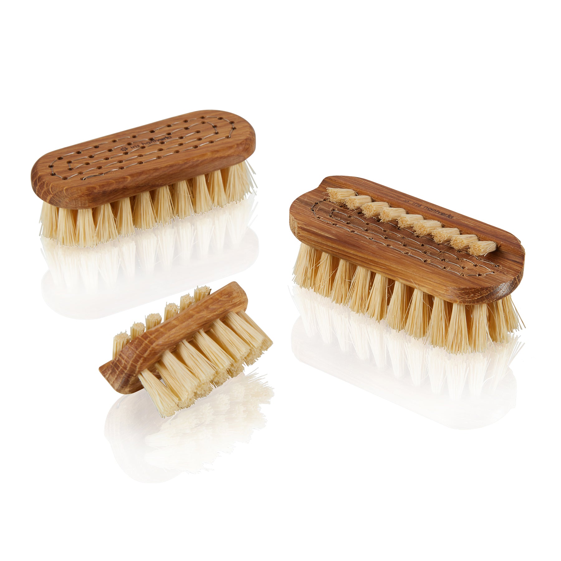 Lovisa Oil Treated Oak With Tampico Fibre Nail Brushes