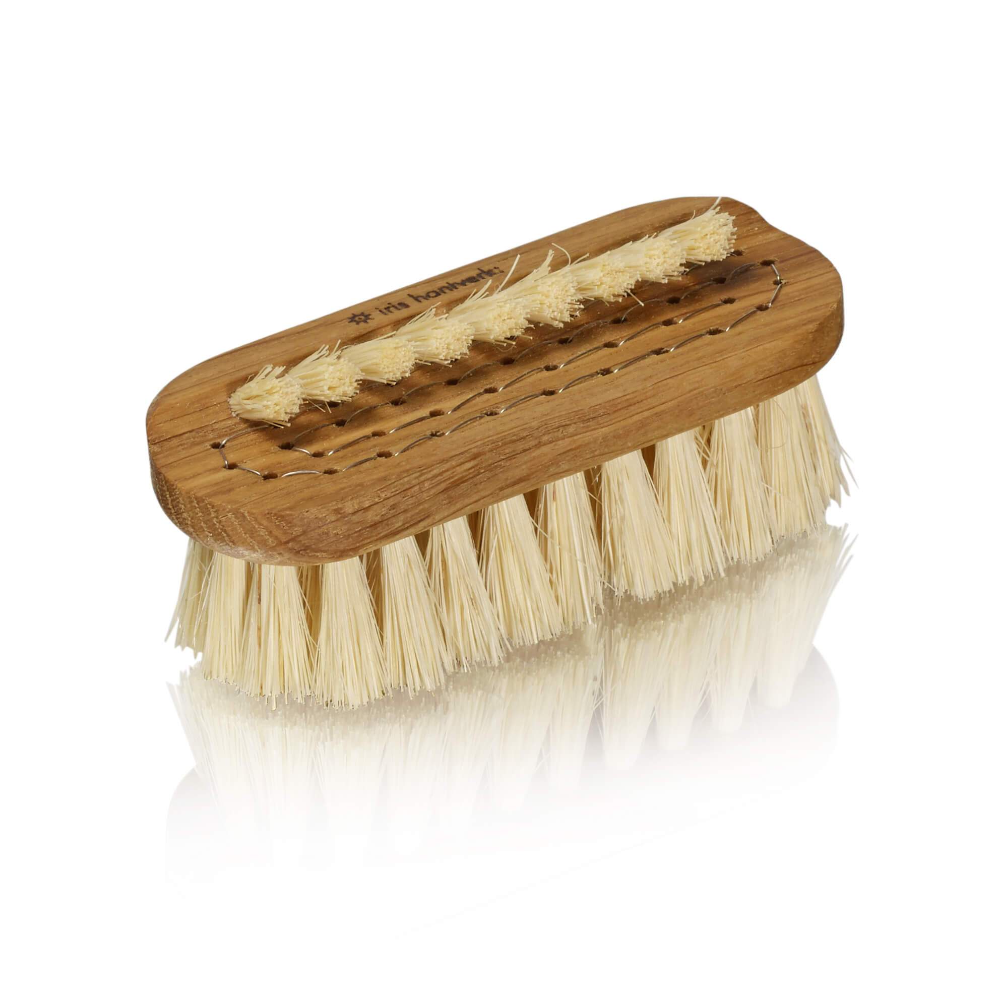 Lovisa Oil Treated Oak With Tampico Fibre Nail Brushes