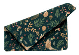 Serviettes de Noël brodées avec des baies de houx