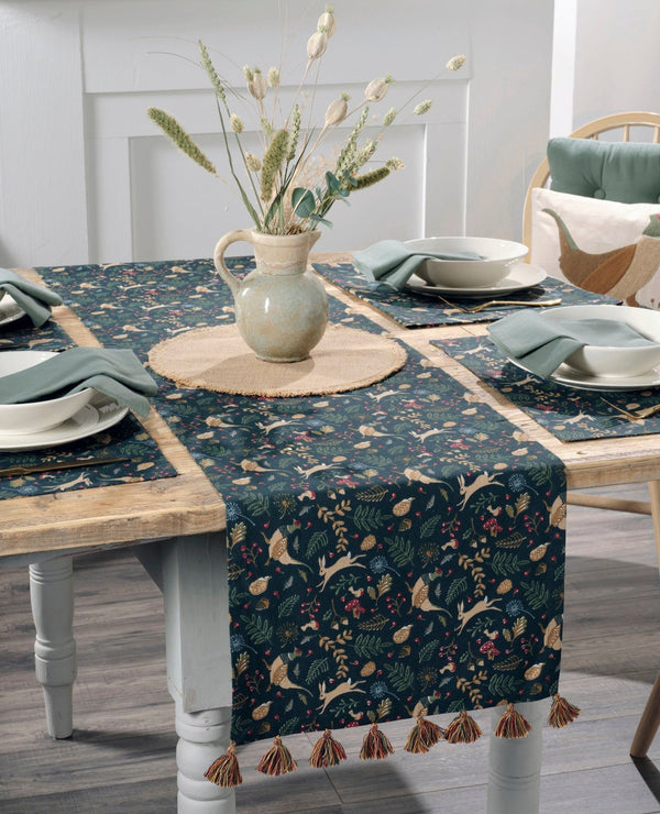 Serviettes de Noël brodées avec des baies de houx