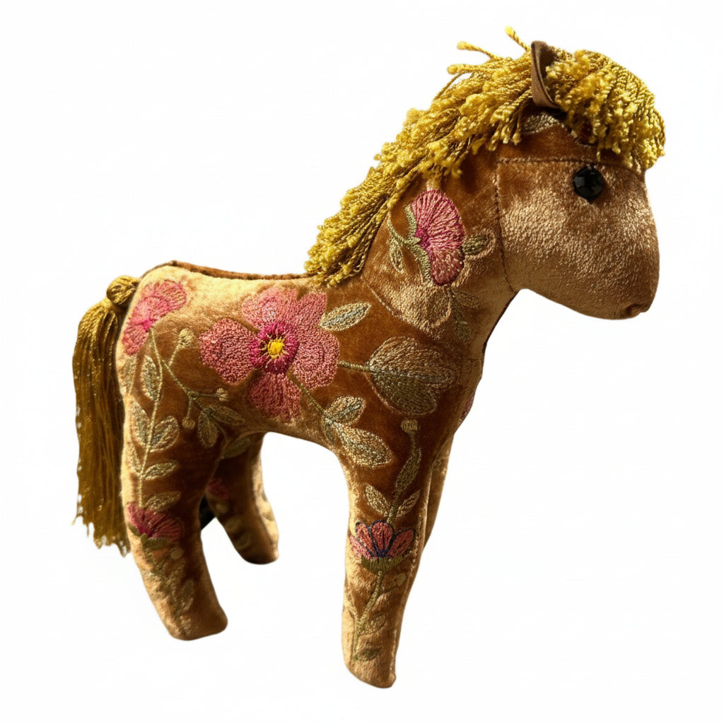 Caballo Megan bordado a mano en terciopelo de seda