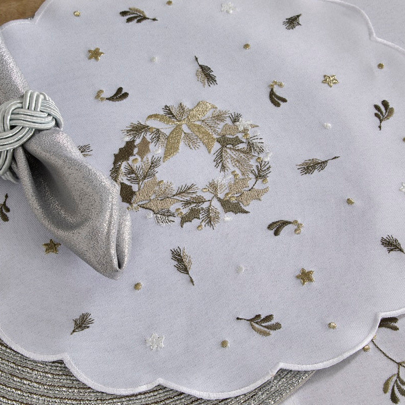 Scalloped Embroidered Wreath Placemats