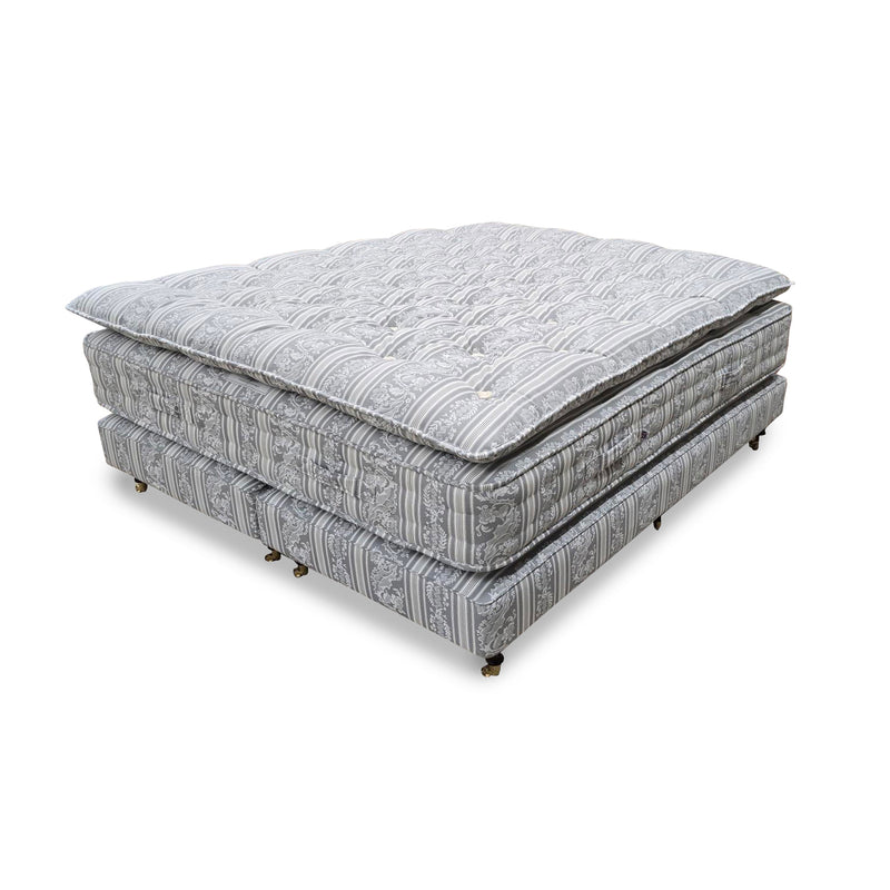 Woods Finest Handmade Bed with Topper