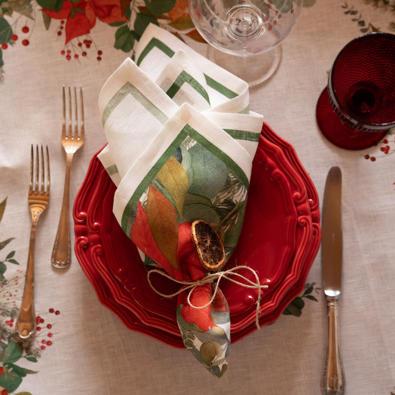 Garland Glee Table Linen