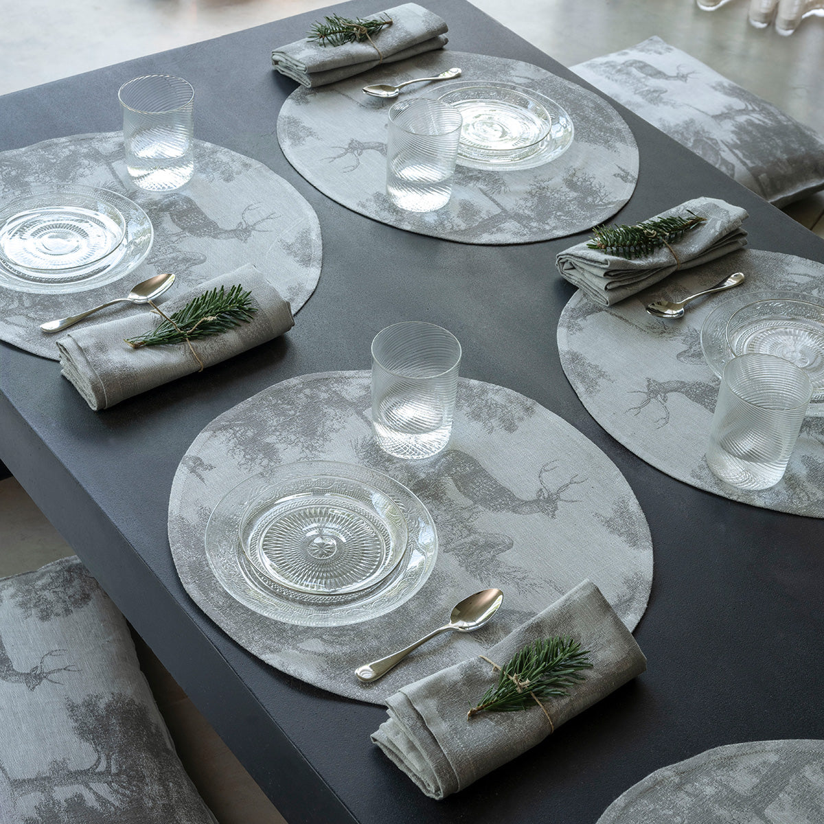 Souveraine 100% Linen Table Linen