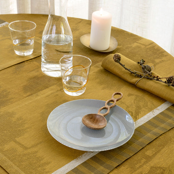 'Souveraine' 100% Linen Table Collection