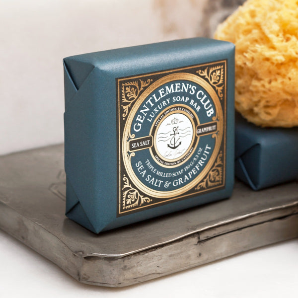 Gentlemen'S Club Sea Salt & Grapefruit Soap 150g - Small square Soap sold in a Blue decorative wrap - Castelbel - Lifestyle image