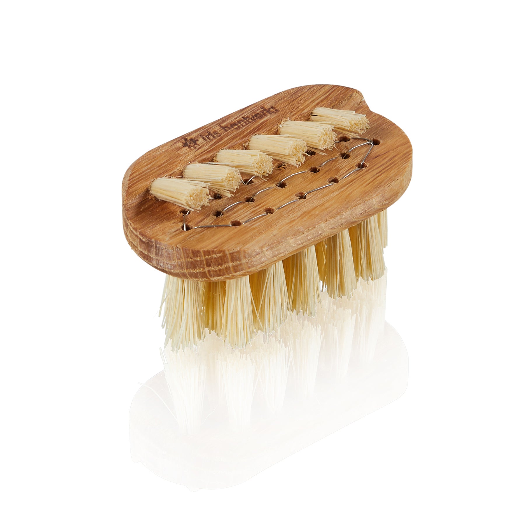 Brosses à ongles en chêne traité à l'huile Lovisa avec fibre de tampico